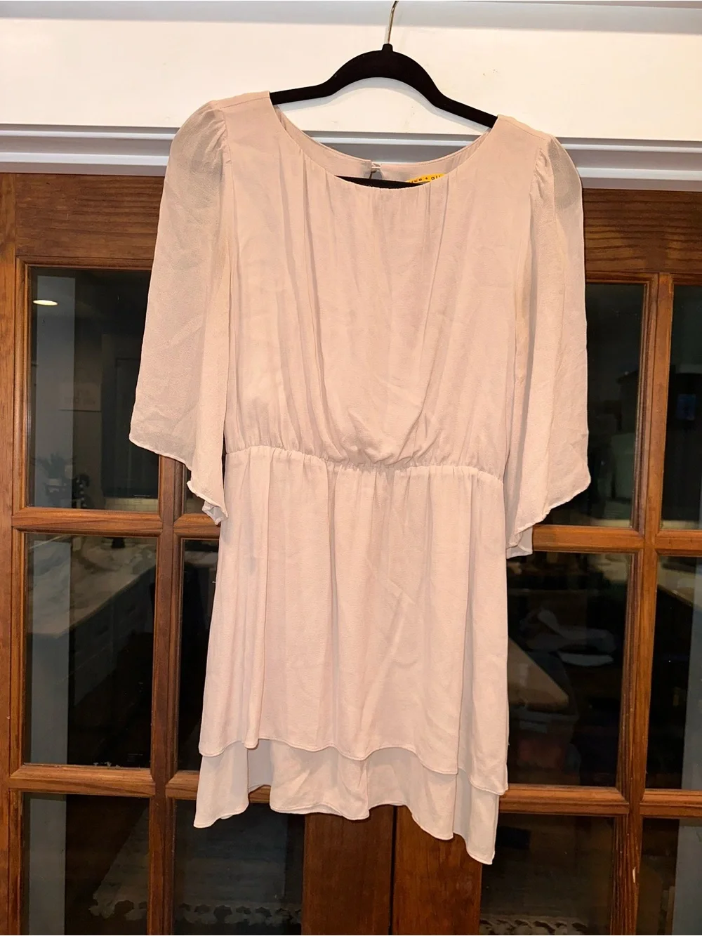 Alice + Olivia lightweight blouse